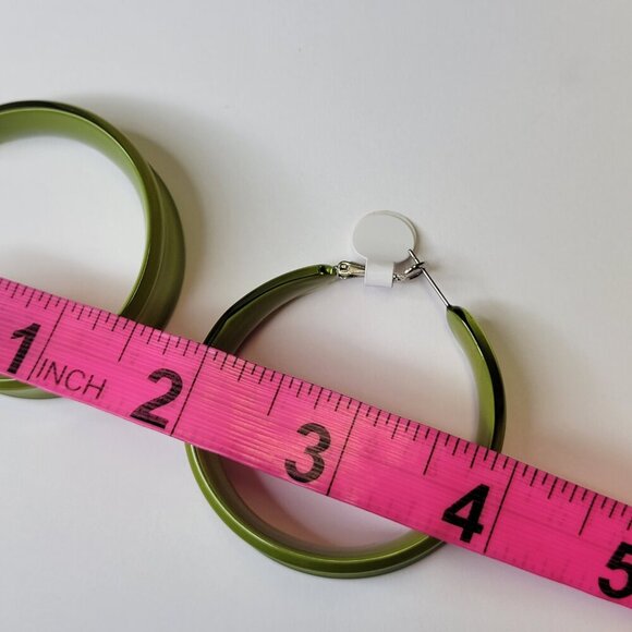 Bright Green Bakelite Chunky Hoop Earrings - Picture 4 of 5